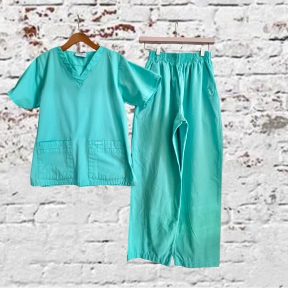 Landau Other - Landau Aqua or Pistachio Green Scrub Set Top Bottoms Size Medium